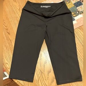 VSX Sport Knockout Workout Crops- Black- L 🌸